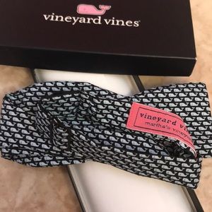 Vineyard vines whale Bow Tie , New in box